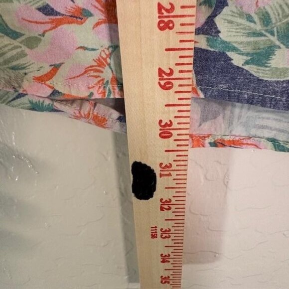 Chubbies Shirt Mens XL Friday Shirt Hawaiian Floral Short Sleeve Button Up - Picture 7 of 7